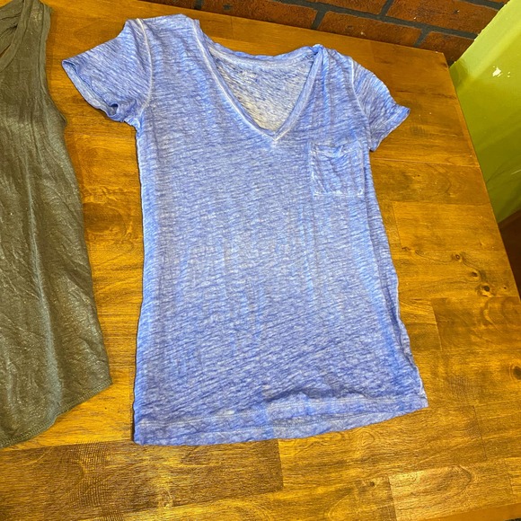 J Crew Lot: 100% Linen Gray Tank & Blue Pocket V neck Tee Size XXS - Picture 3 of 14